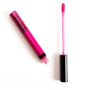 MAC VAMPLIFY LIPGLOSS IN WHATS GOING ON
